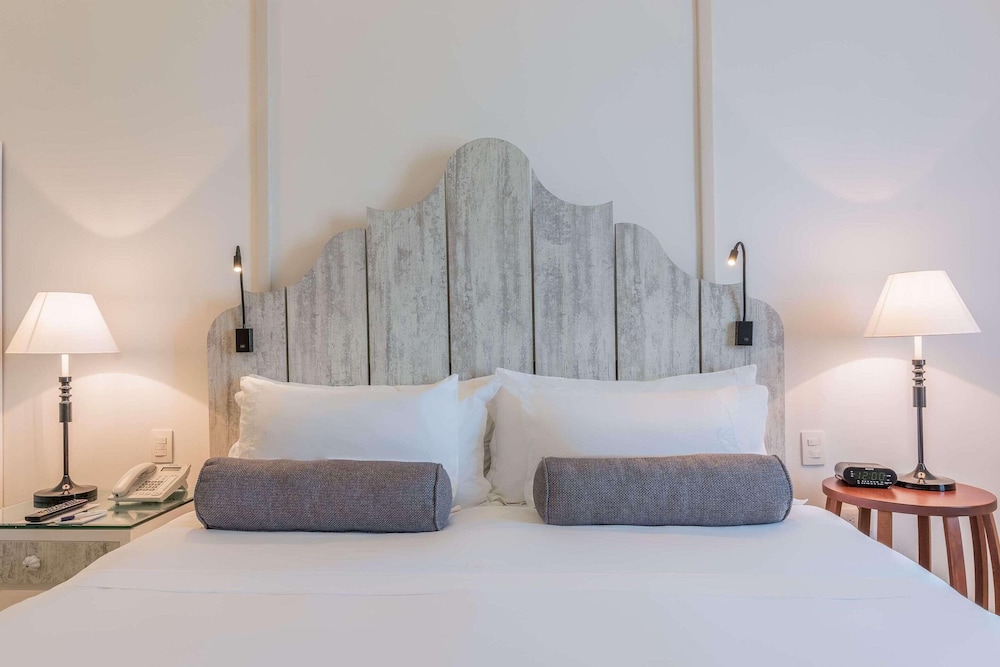 Premium Room, 1 King Bed, Non Smoking - Photo 10