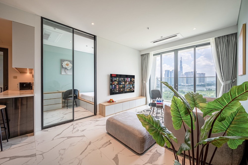 Family Room, 3 Bedrooms, Club Lounge Access, City View photo 1