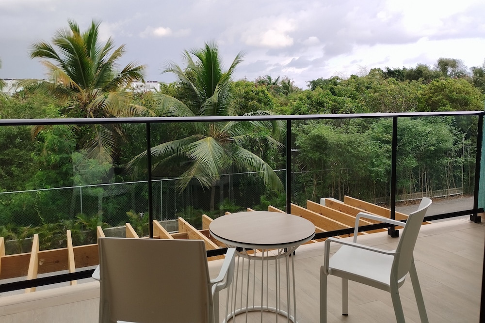 Junior Double Room, Garden View