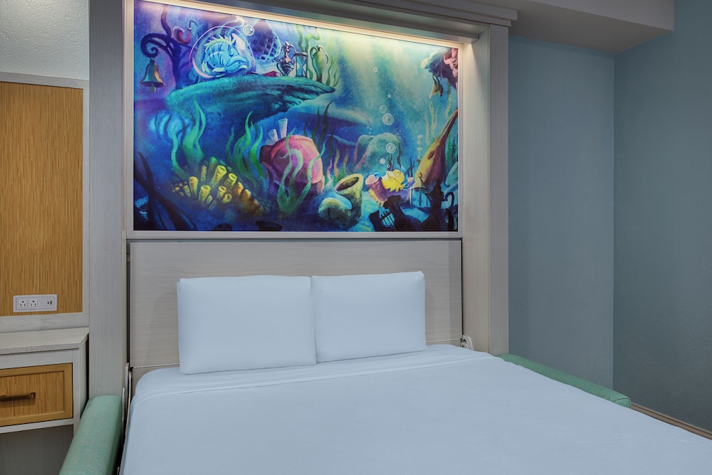 Preferred Room. Wheelchair accessible with tub and option for hearing accessibility. 2 queen beds, 1 - Photo 1