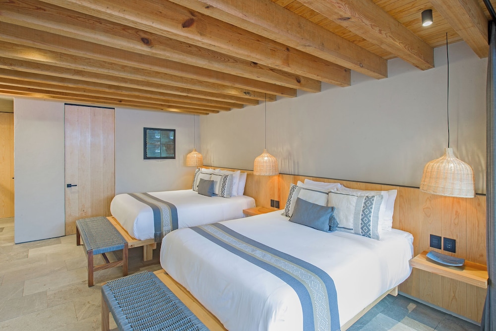 Junior Suite, Pool View