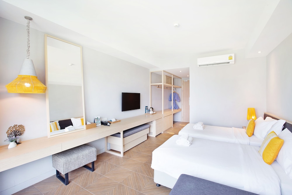Deluxe Room - Photo 5