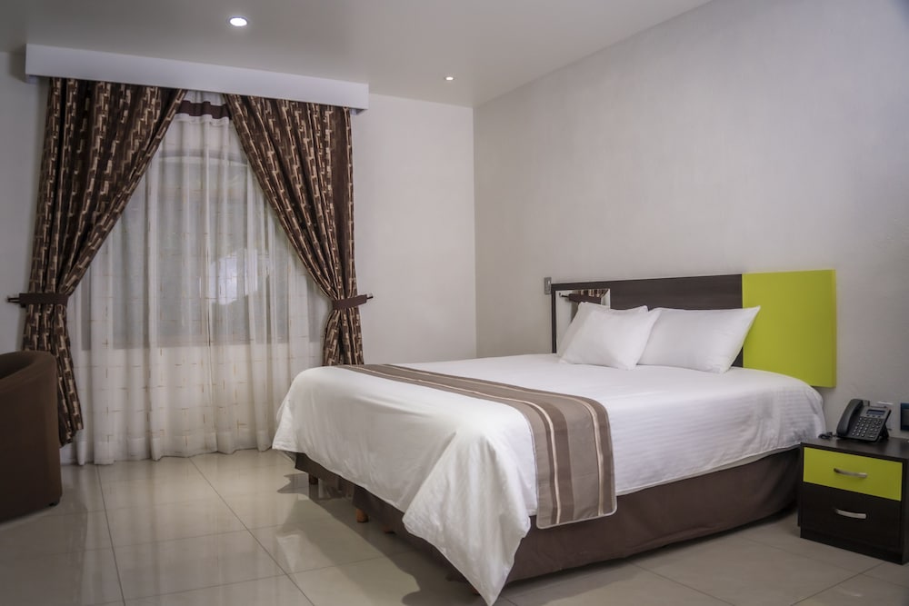 Standard Room, 1 King Bed photo 1