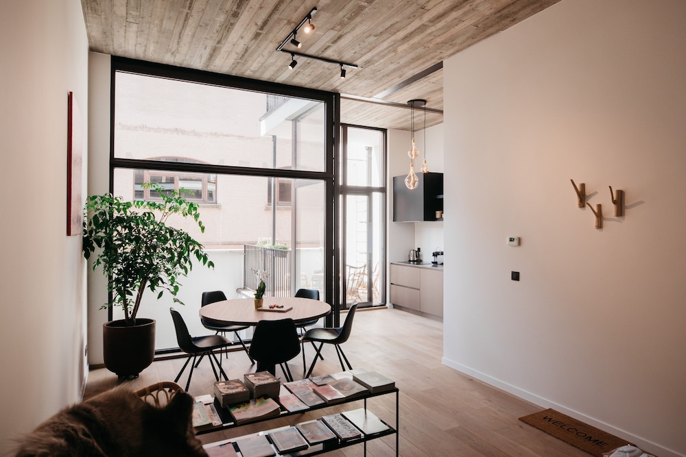 Luxury Loft thumbnail 5