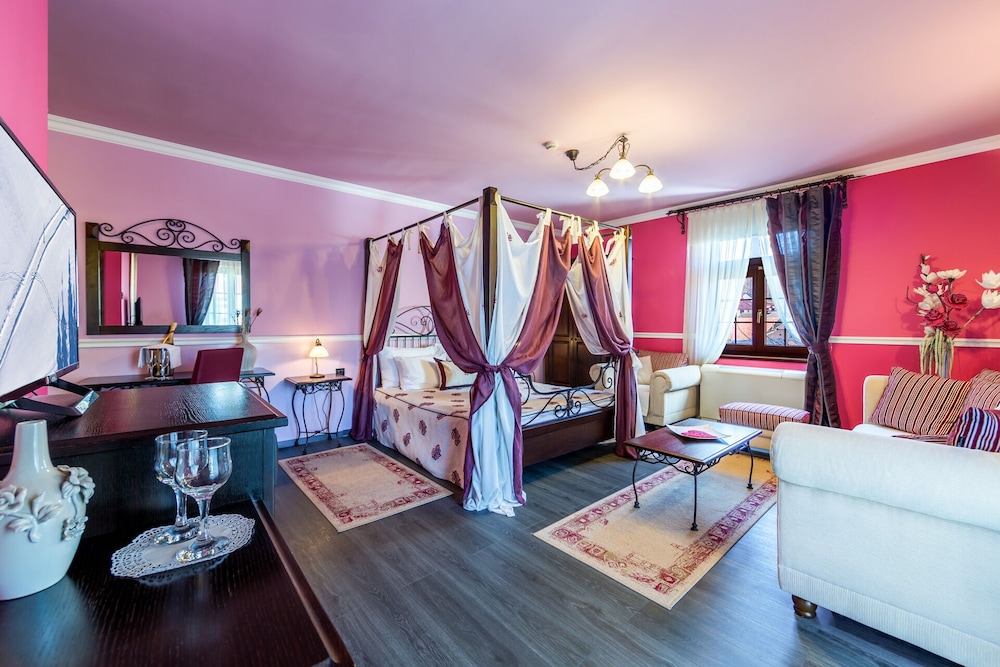 Romantic Double or Twin Room photo 1