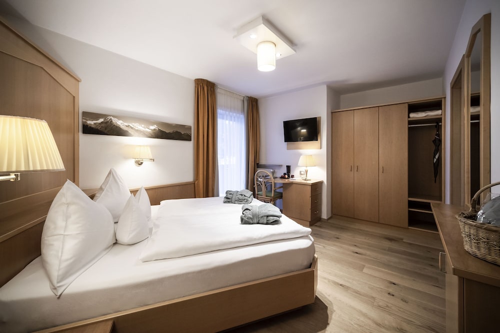 Standard Double Room photo 2