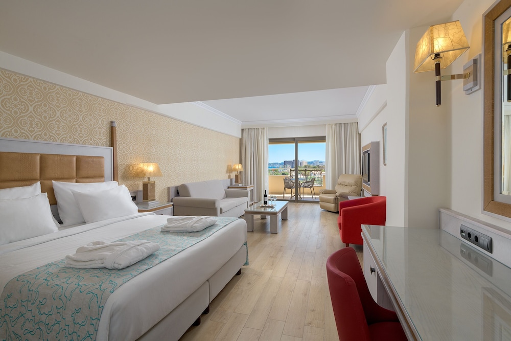 Junior Suite Side Sea View