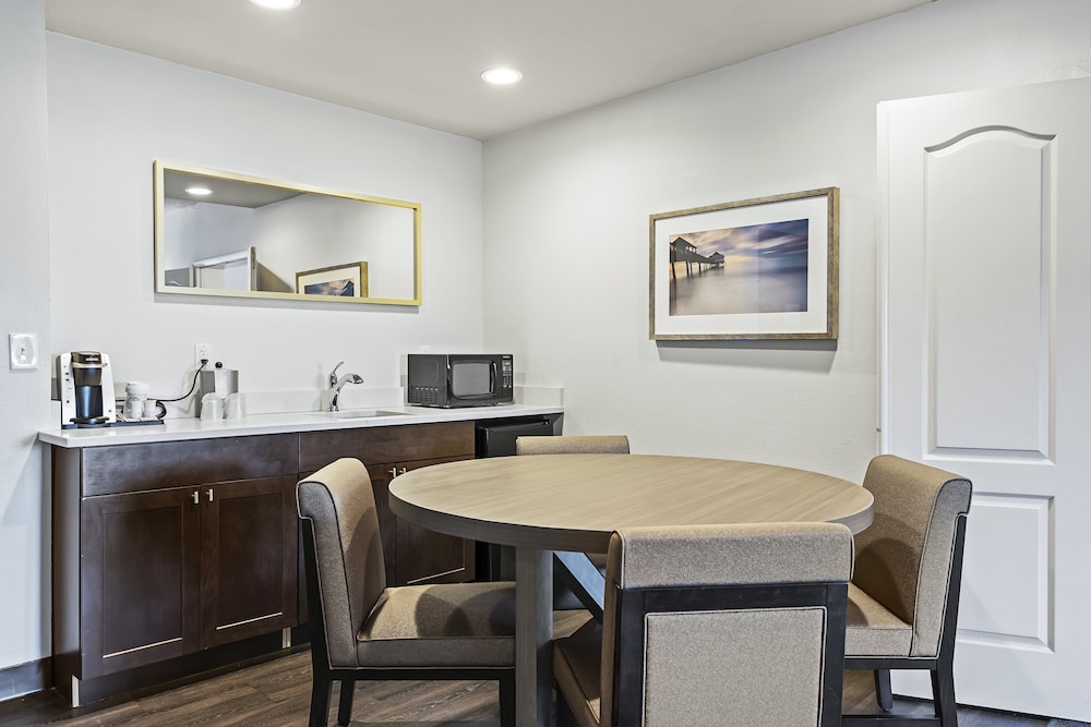 Suite, 1 King Bed (Additional Living Area) - Photo 8