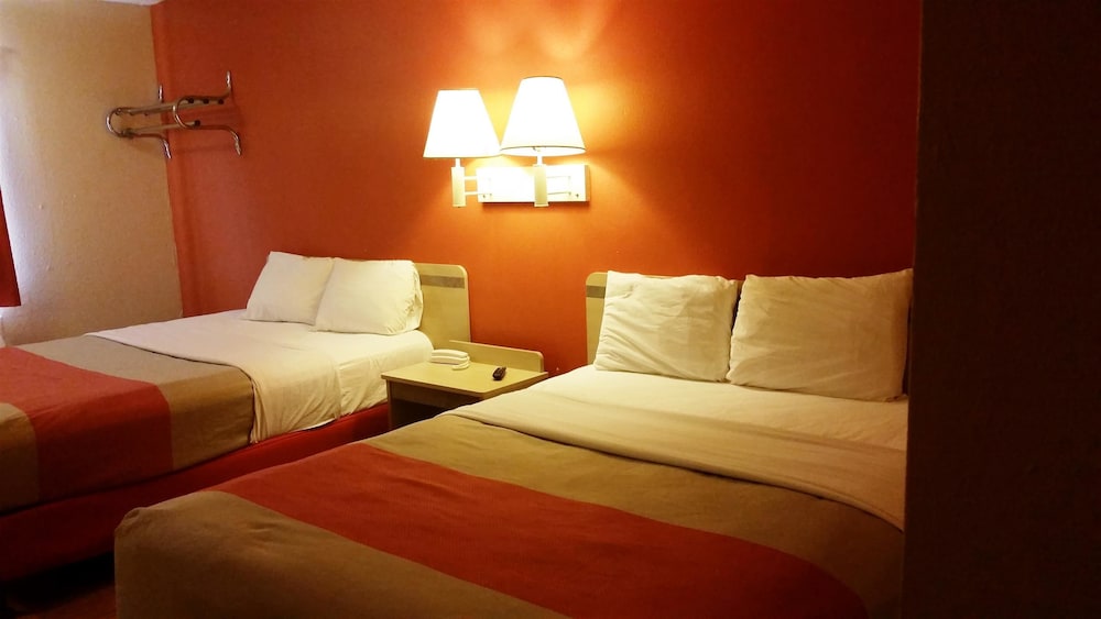 Standard Room, 2 Double Beds, Non Smoking - Photo 1