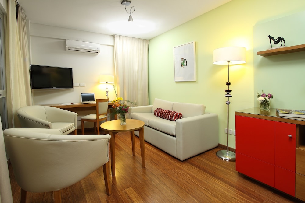 Suite, 2 Queen Beds, Corner photo 3