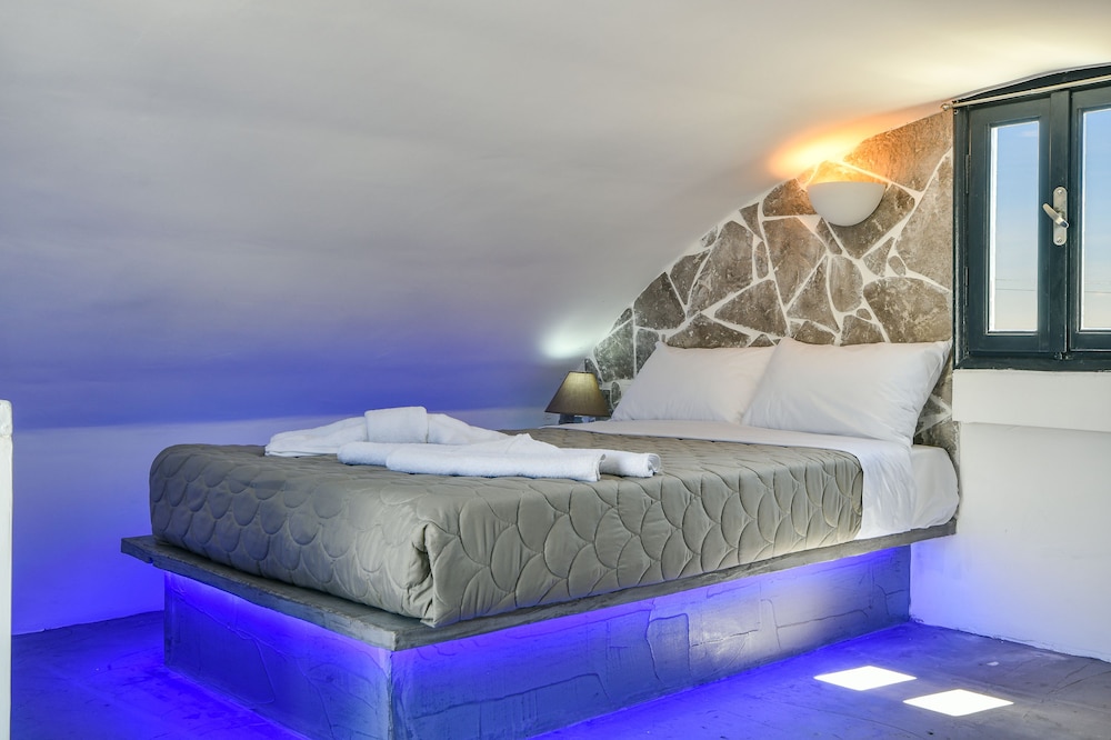 Deluxe Duplex, 1 Bedroom, Jetted Tub (1st & 2nd floor - Suite B)