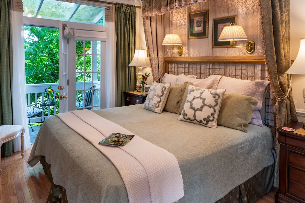 Suite (Hyde Park - Dog Friendly)