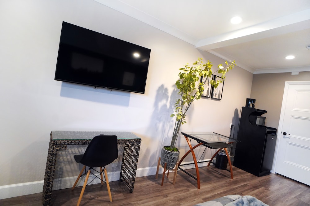 Premium Single Room - Photo 4