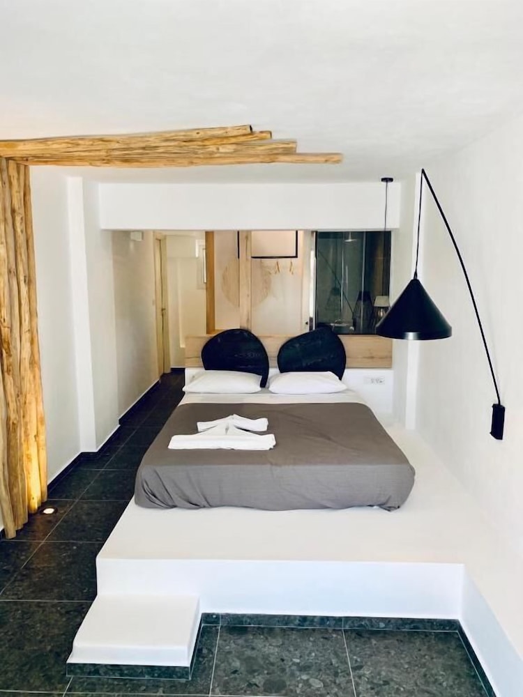 Basic Double Room