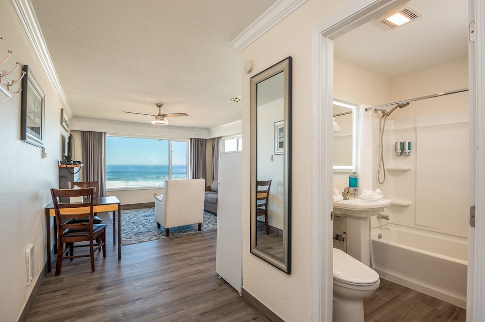 Standard Suite, 1 Bedroom, Kitchen, Oceanfront