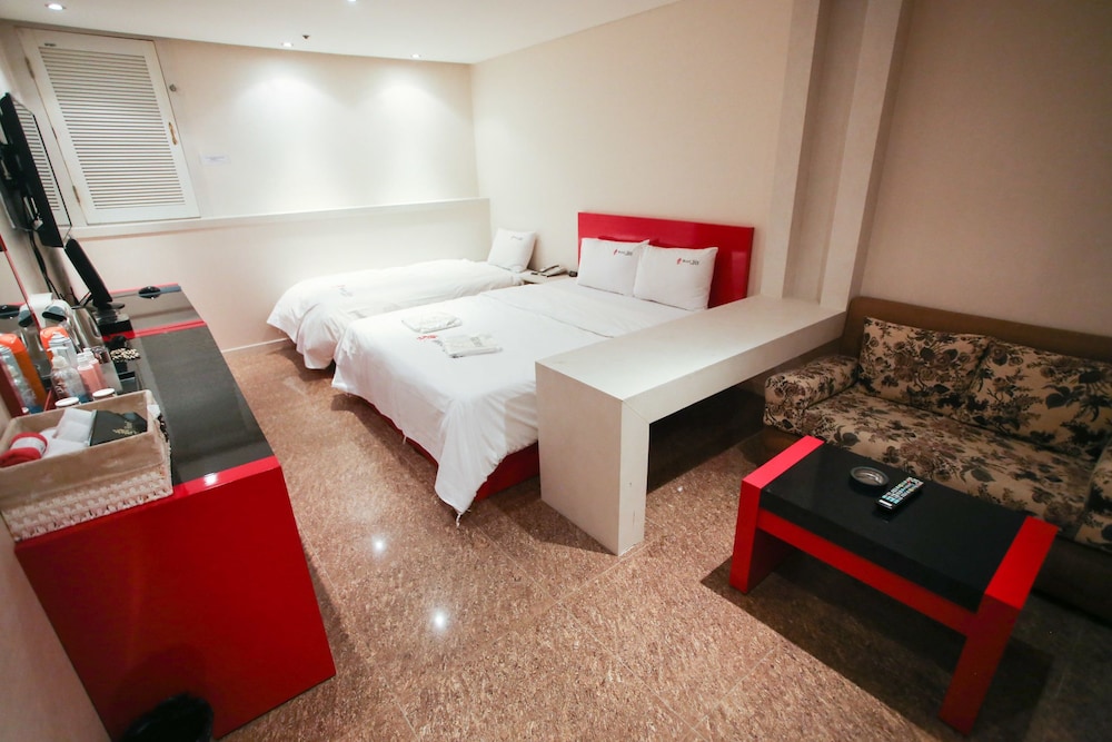 Standard Twin Room photo 2