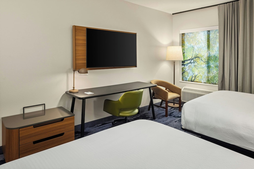 Room, 2 Queen Beds - Photo 3