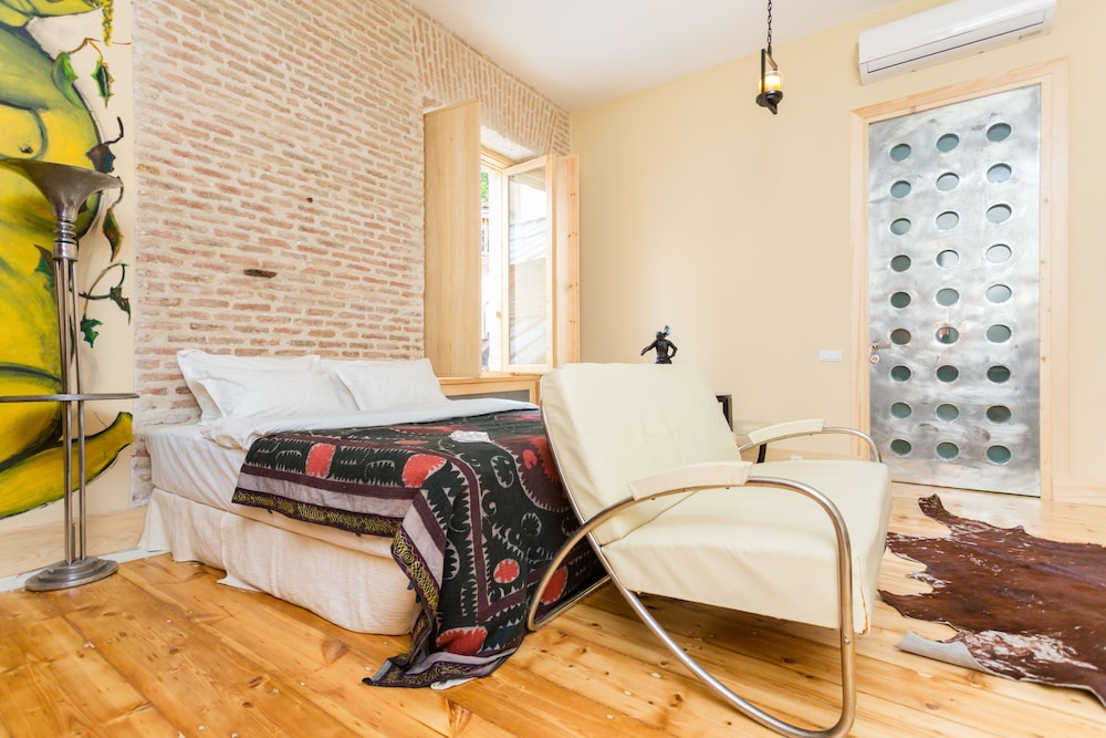 Luxury Quadruple Room, Multiple Beds, City View, Executive Level photo 3
