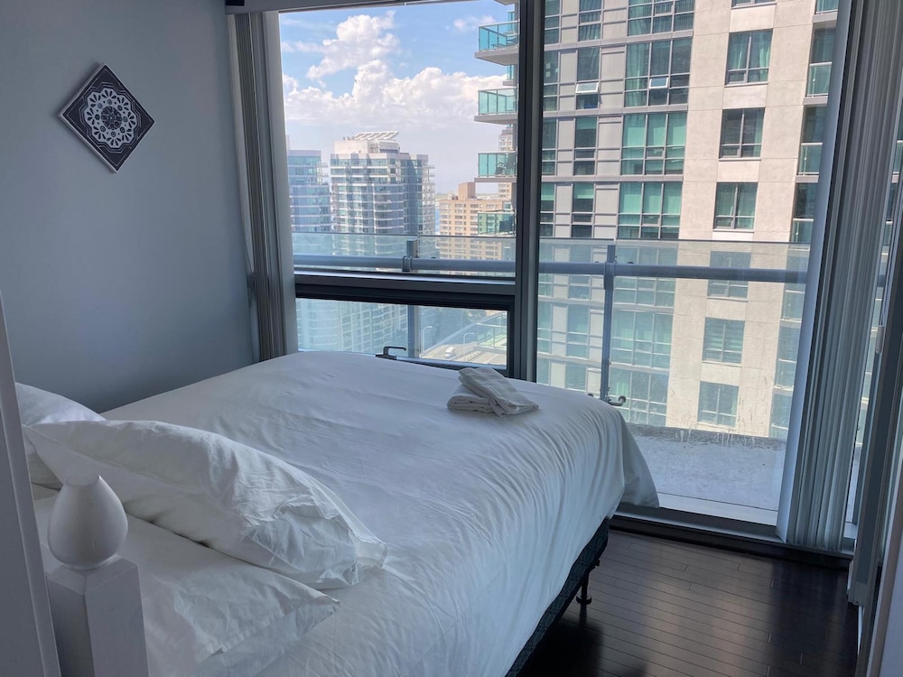 Design Apartment, 3 Bedrooms, 2 Bathrooms, City View thumbnail 6