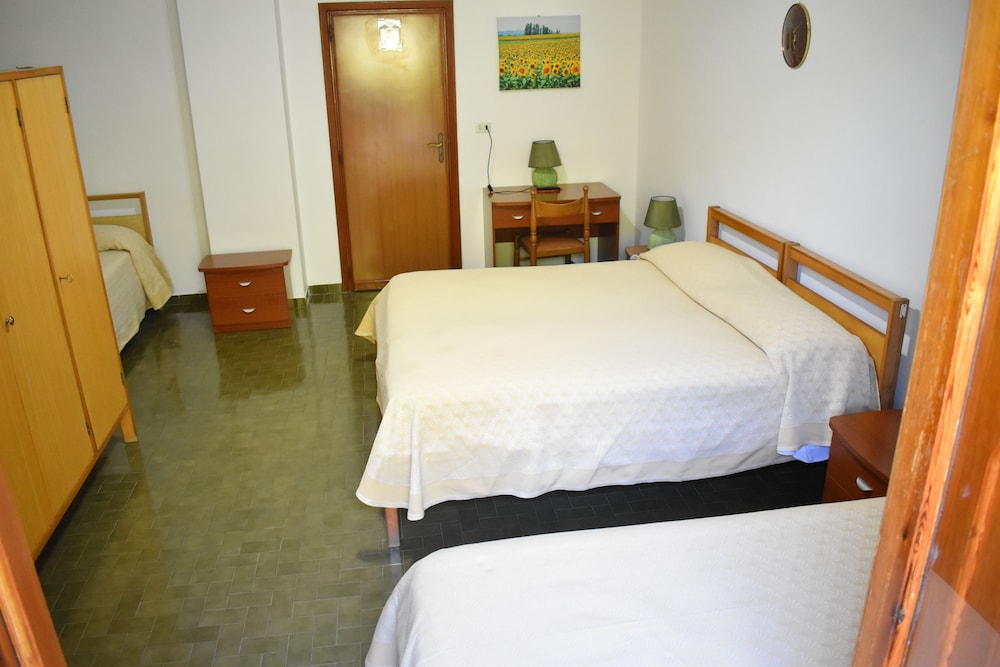 Family Quadruple Room photo 2