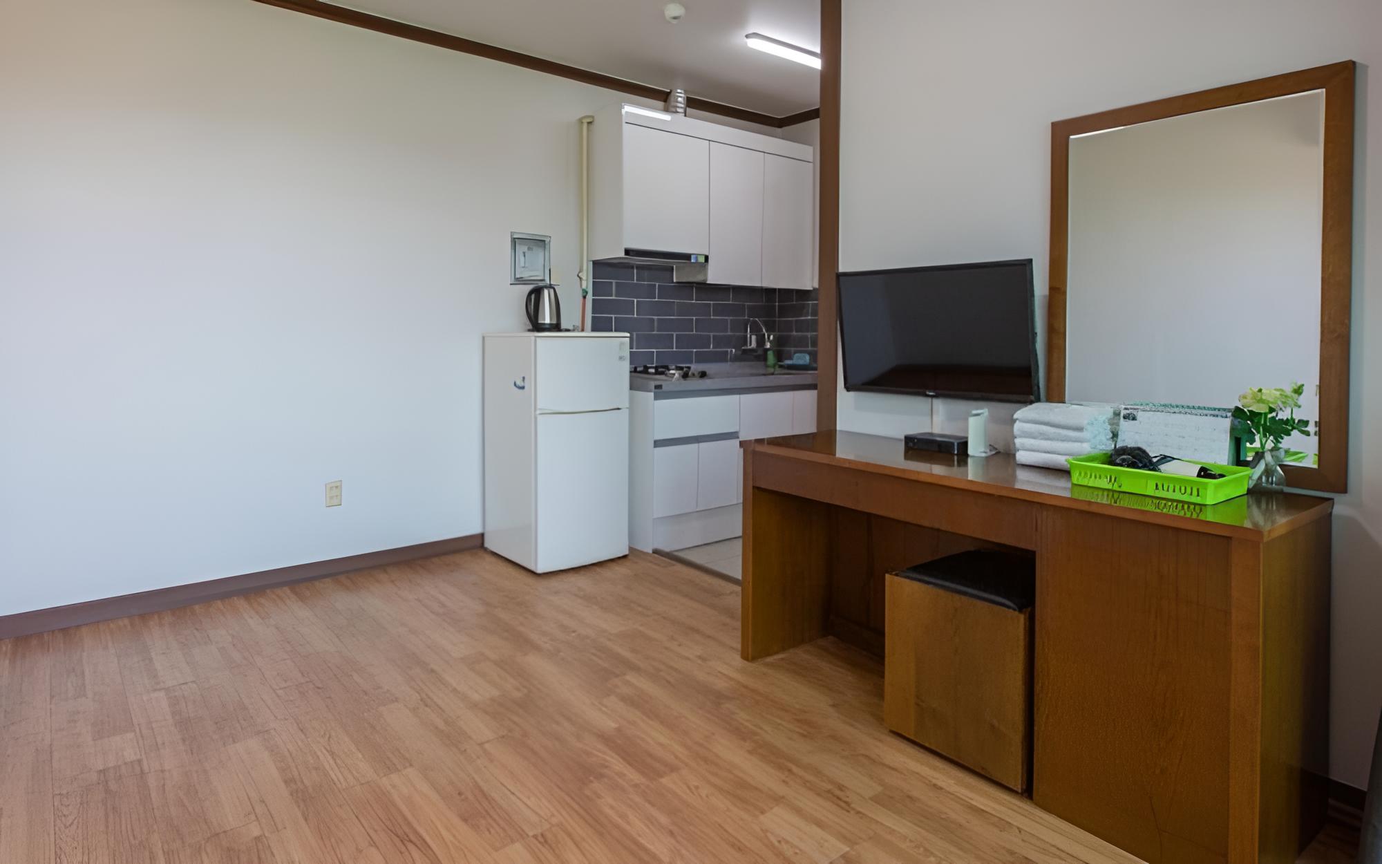 Room (Korean Room 307) photo 2