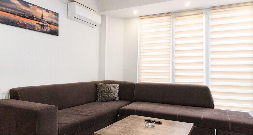 Deluxe Suite, City View