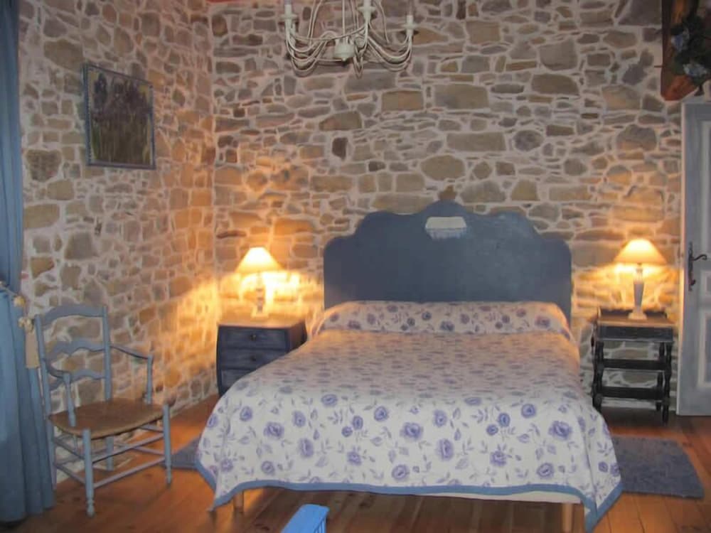 Triple Room (Iris)