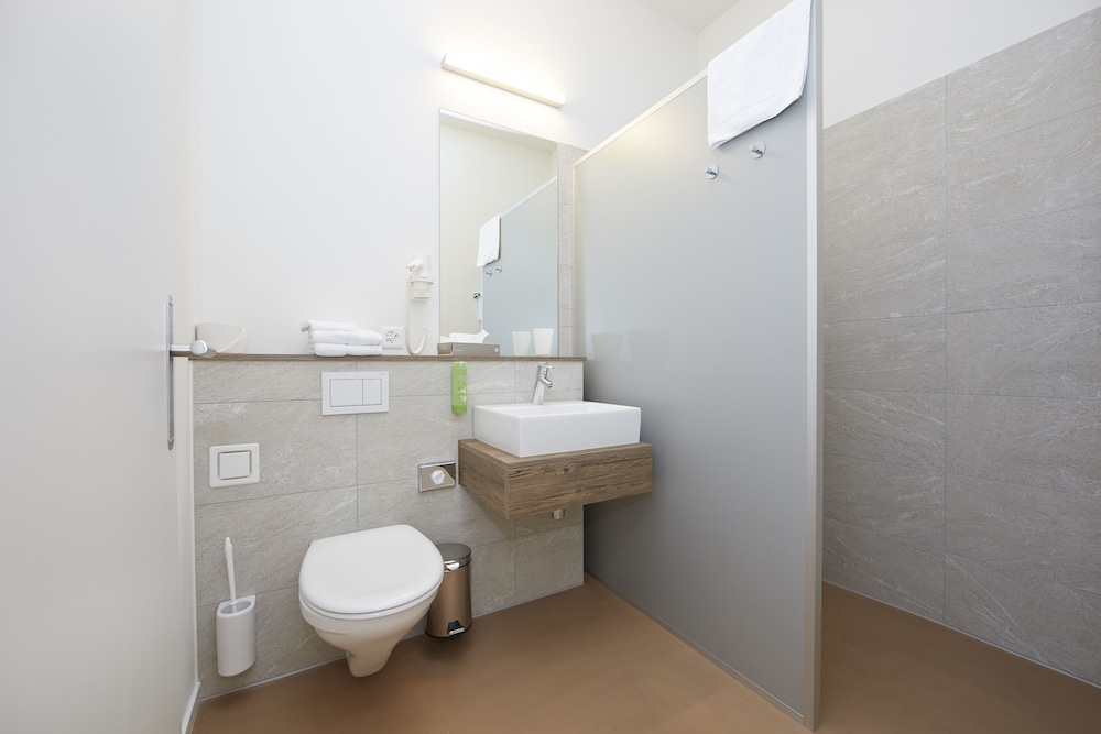 Single Room (Grand Lit) photo 2