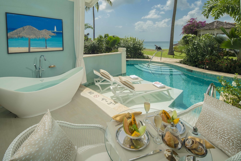 Romantic Room, 1 Bedroom, Pool View (Crystal Lagoon Swim-up w/ Patio)