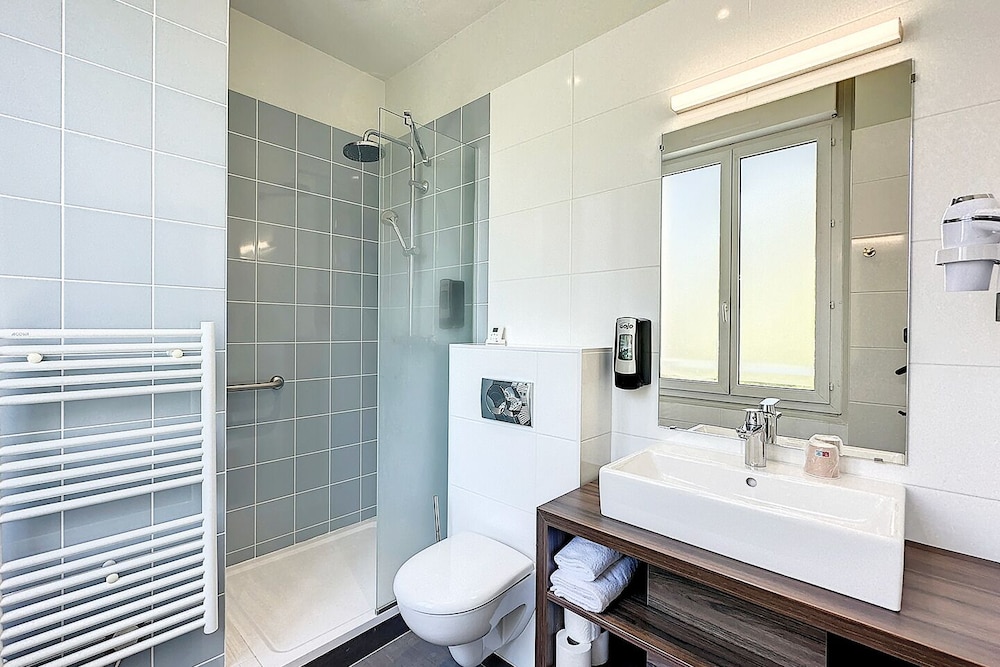 Standard Double Room - Breakfast Included photo 3