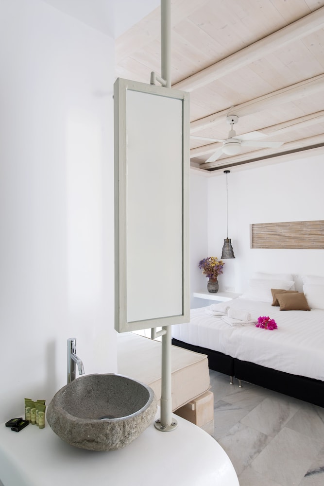 Premium Room, Courtyard View - Photo 7