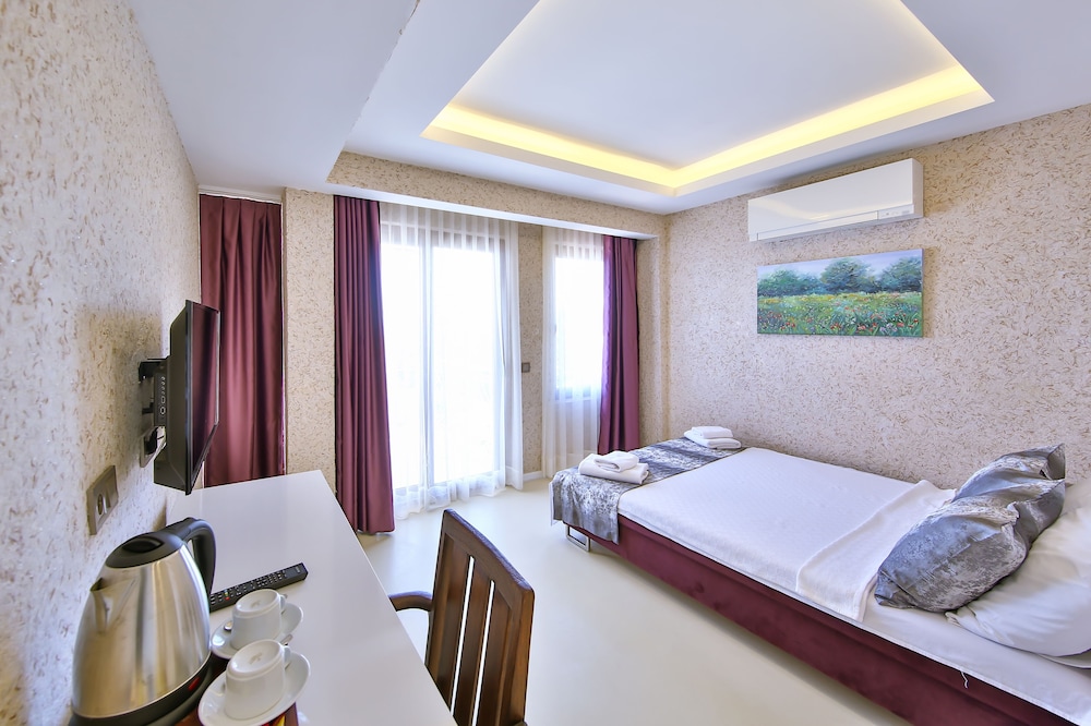 Family Room, Balcony, Sea View photo 3