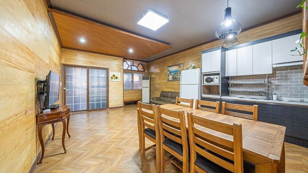 Room (Big family room) photo 2