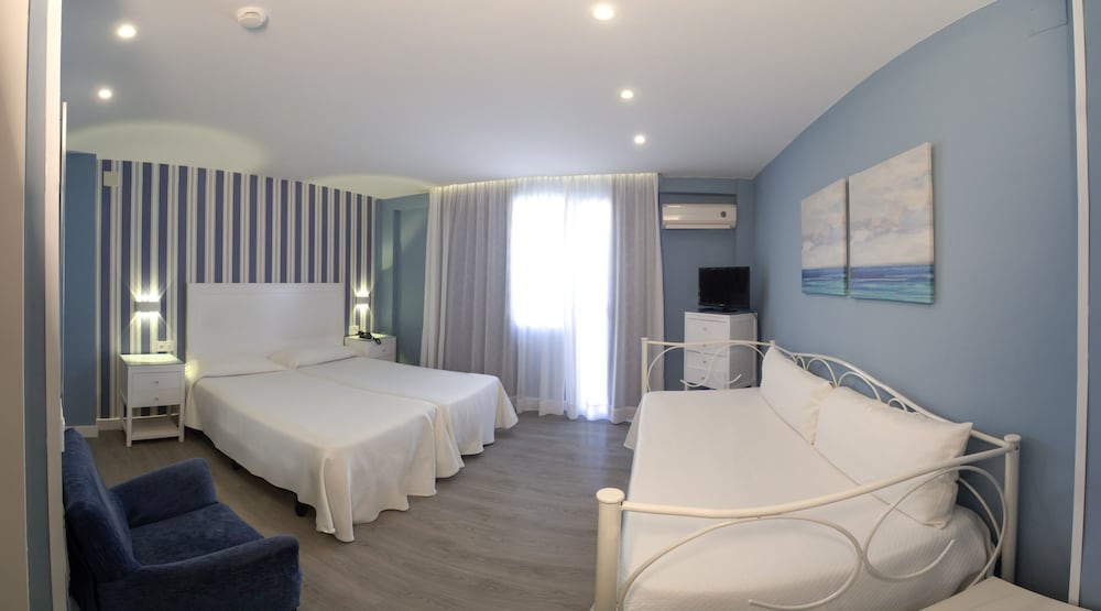 Standard Triple Room - Photo 3