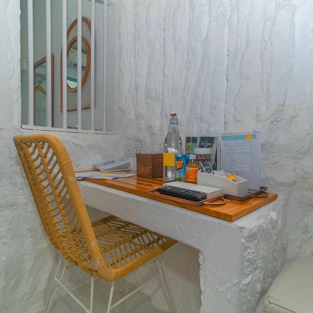 Cave Room with No View & No Window - Photo 4