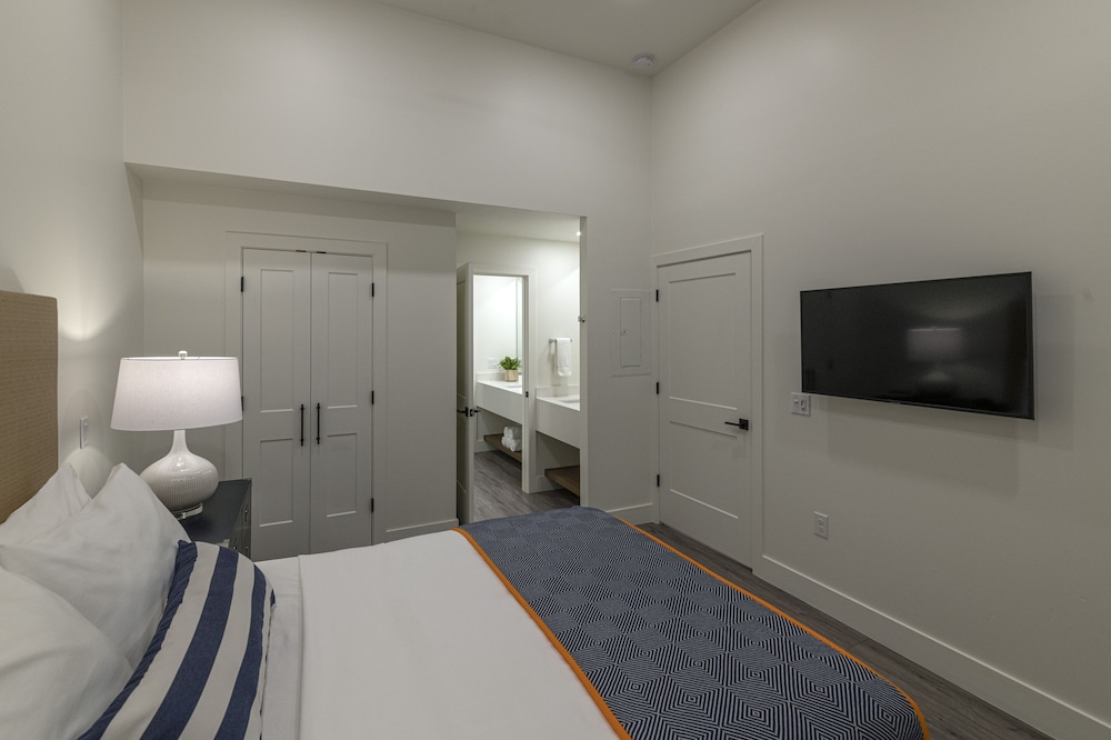 Village Suite photo 3