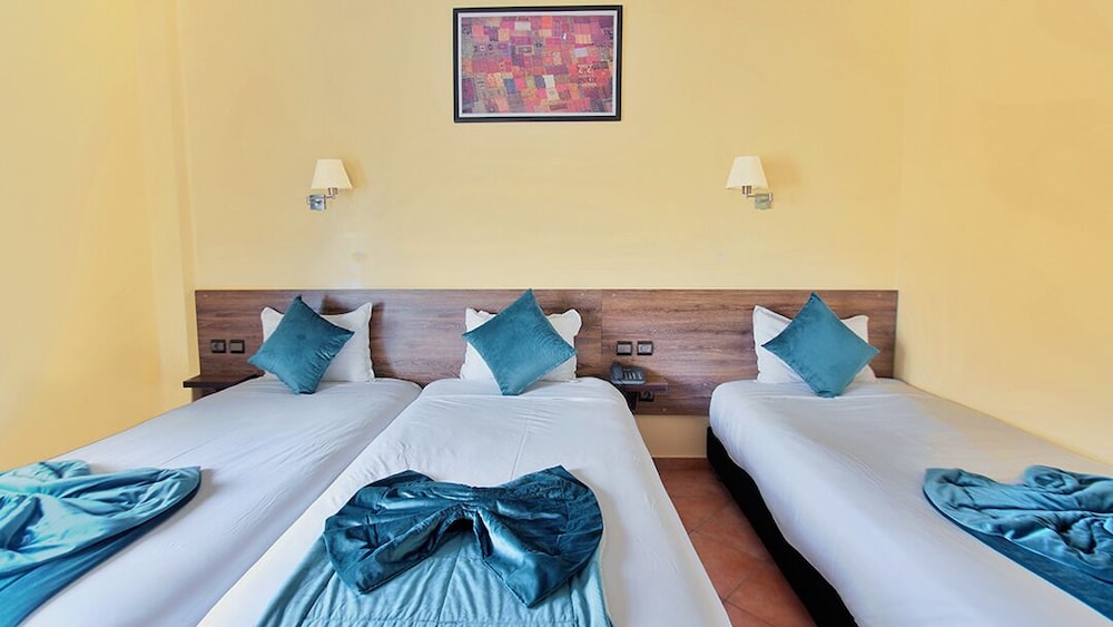 City Triple Room, Balcony, City View photo 1