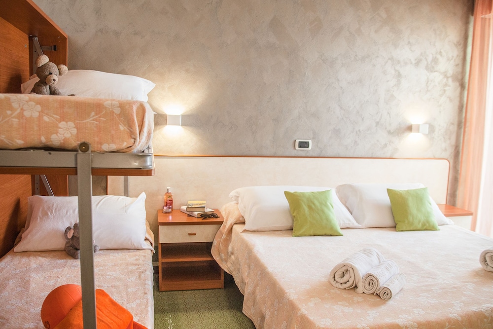 Double Room, Sea View - Photo 2