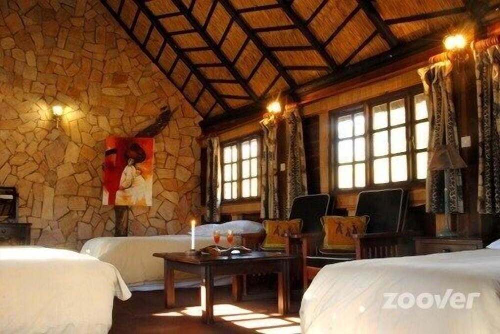 Family Tree House, Bathtub, Pool View photo 2