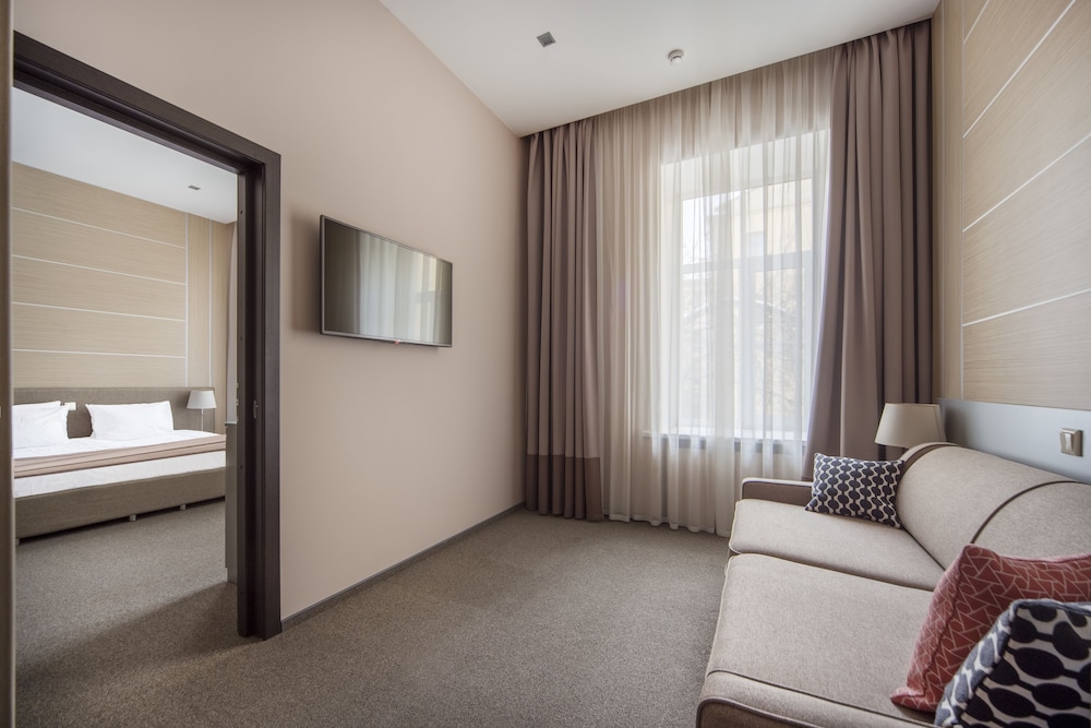 Family Room, 1 King Bed with Sofa bed photo 3