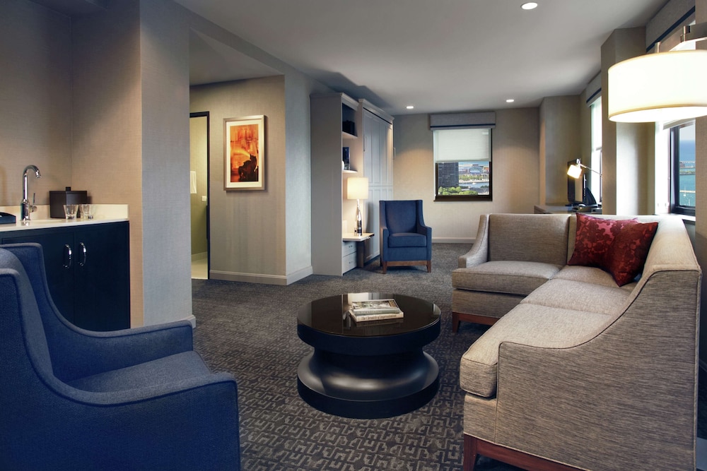Family Room, 4 Bedrooms