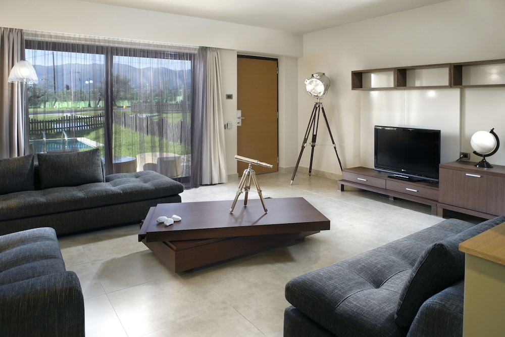 Executive Suite, Private Pool - Photo 4