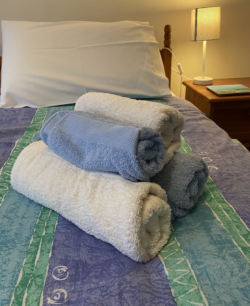 Double or Twin Room, Ensuite, Sea View (Sea Holly) photo 3