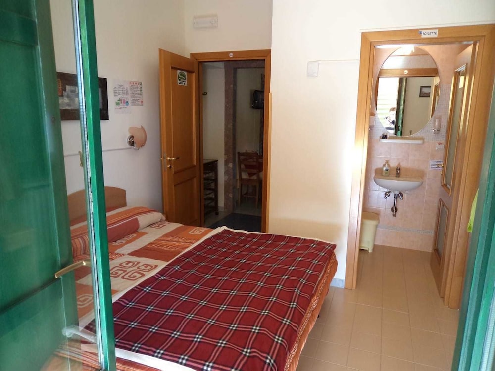 Double Room, Private Bathroom photo 2