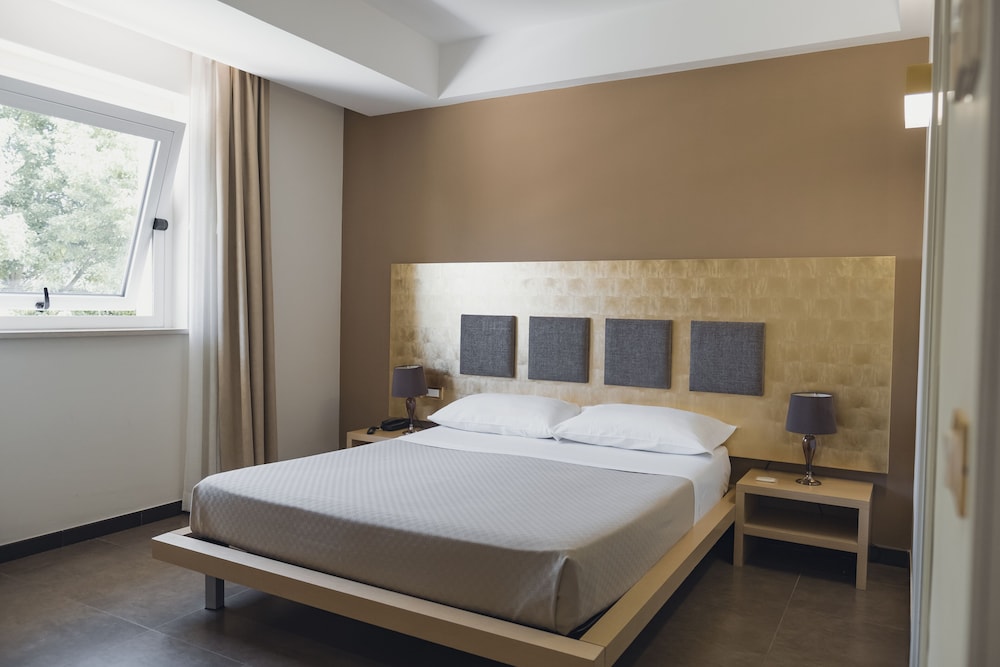 Classic Double or Twin Room, 1 Double or 2 Twin Beds photo 1