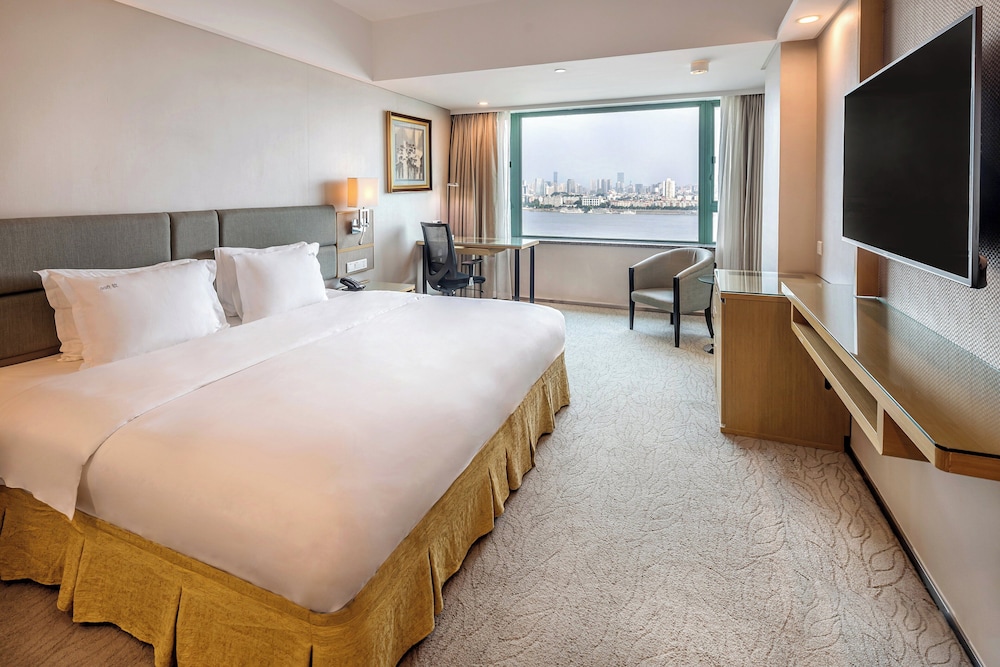 1 King Bed Premium River view - Photo 4