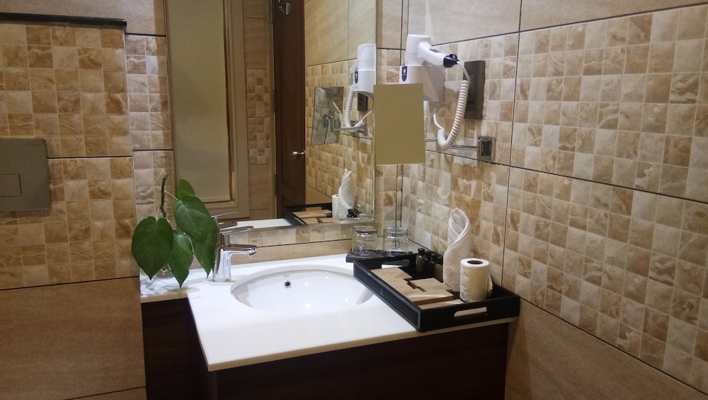 Deluxe Double Room, 1 Bedroom, Non Smoking photo 3