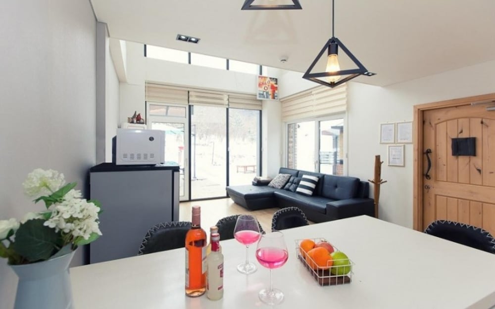 Room (B101 )