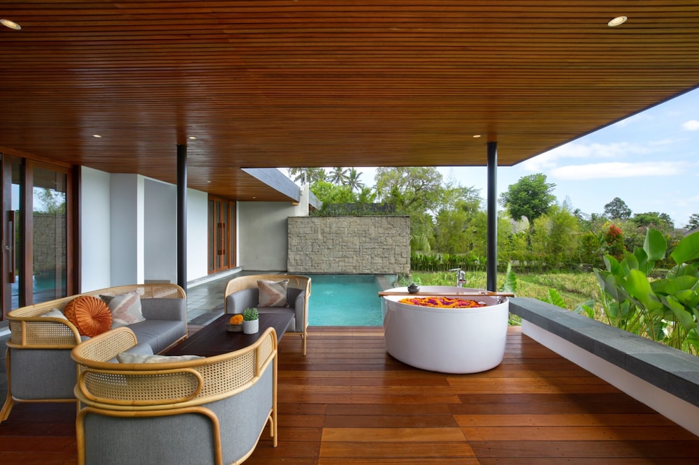 Grand 2 Bedroom Private Pool Villa with Ricefield View - Photo 20