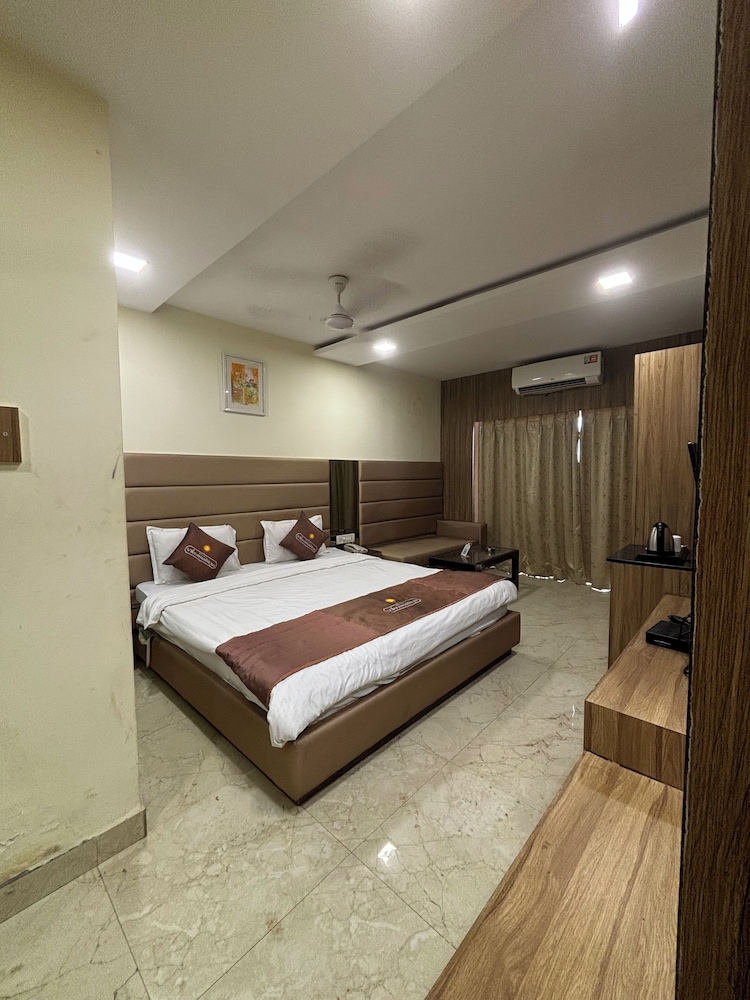 Superior Double Room, 1 King Bed, City View photo 1